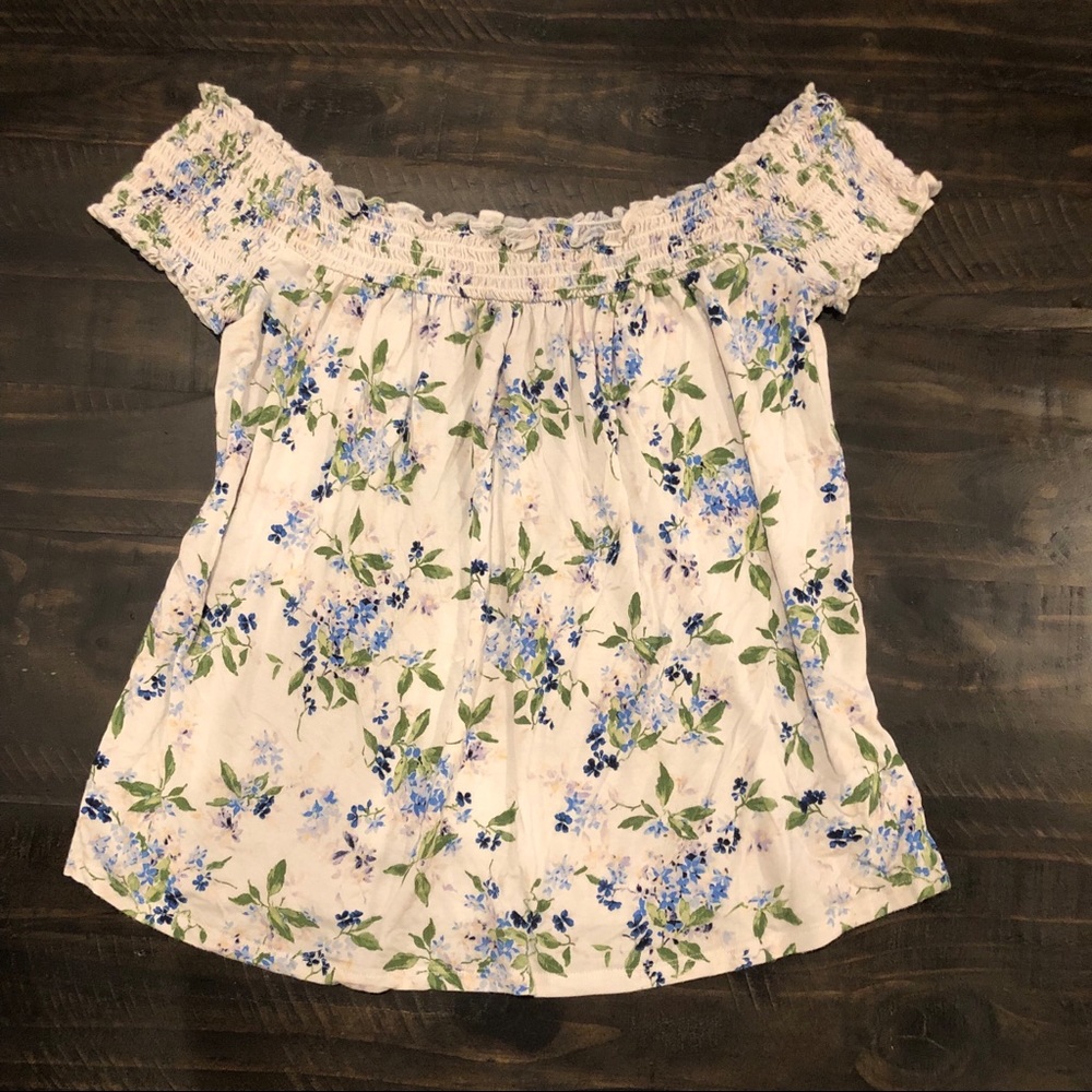Flower blouse with off the shoulder sleeves
